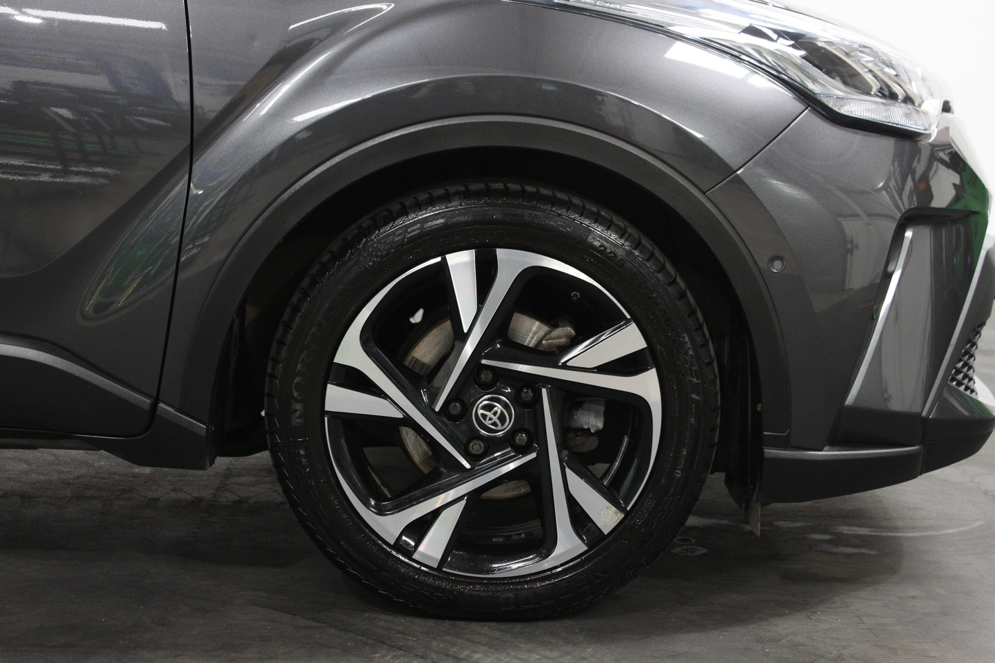 Toyota C-HR 1.8 Hybrid Design 5dr CVT