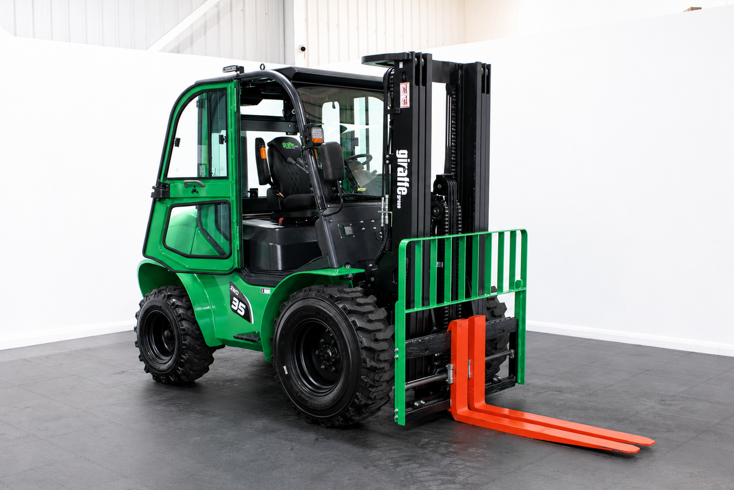 giraffe CPCD35-4WD - Full cab - Rough terrain forklift