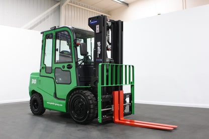 giraffe FD30 Premium  | Full Cab Diesel Counterbalance  | 4-Wheel Forklift