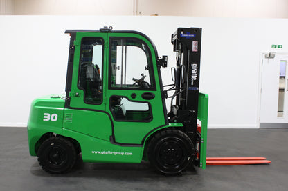 giraffe FD30 Premium  | Full Cab Diesel Counterbalance  | 4-Wheel Forklift