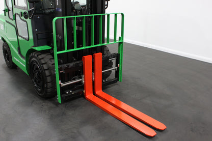 giraffe FD30 Premium  | Full Cab Diesel Counterbalance  | 4-Wheel Forklift