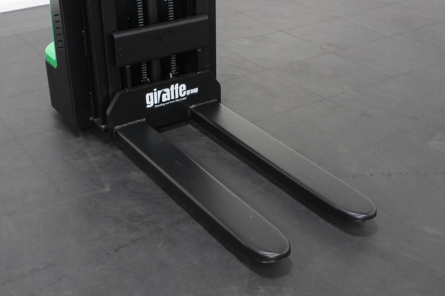 giraffe GES15M-25 Electric Pallet Stacker – 1,500kg Capacity | Lithium-Ion Electric