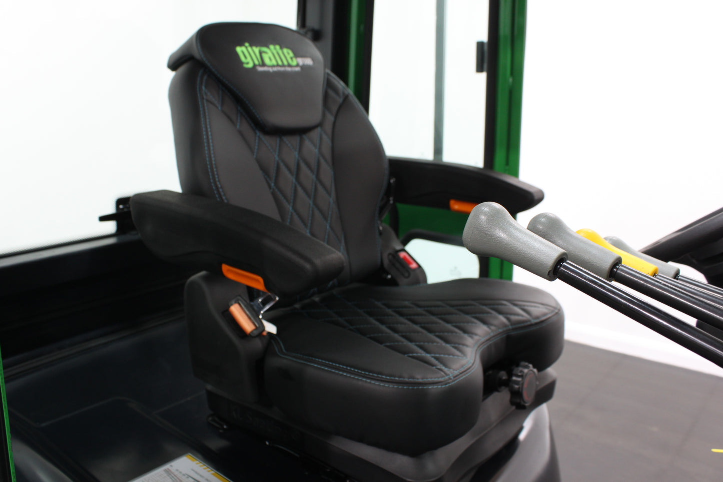 giraffe FD25 Premium  | Full Cab Diesel Counterbalance  | 4-Wheel Forklift