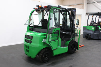giraffe FD25 Premium  | Full Cab Diesel Counterbalance  | 4-Wheel Forklift