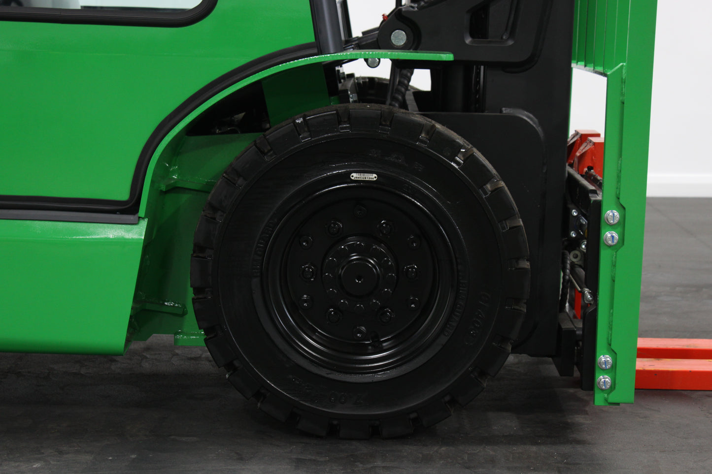giraffe FD25 Premium  | Full Cab Diesel Counterbalance  | 4-Wheel Forklift