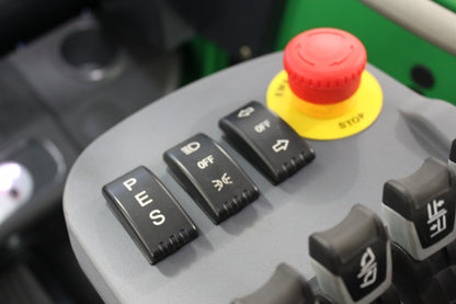 giraffe FD30 Premium Plus Adv Safety  | Full Cab Diesel Counterbalance  | 4-Wheel Forklift