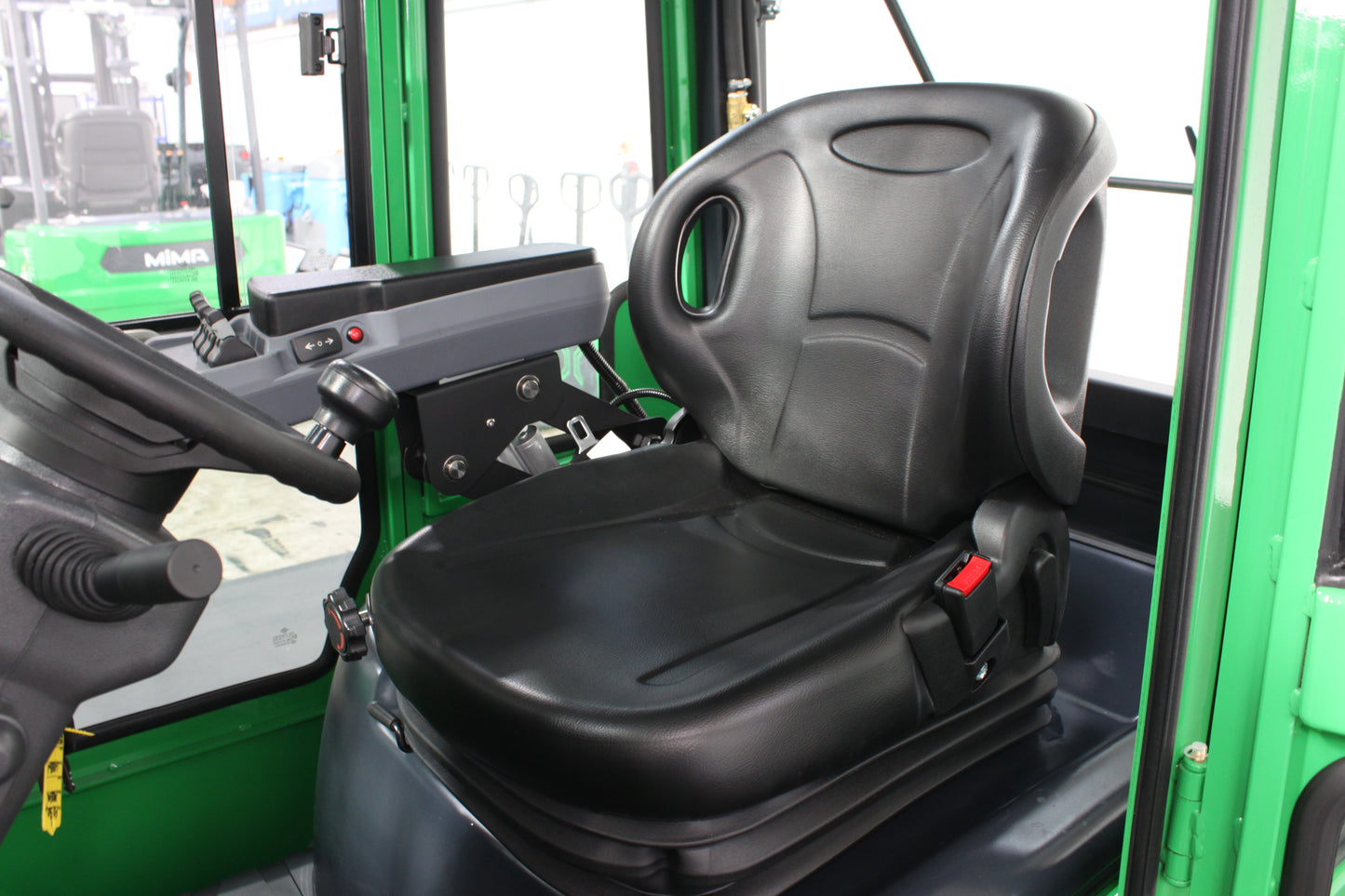 giraffe FD30 Premium Plus Adv Safety  | Full Cab Diesel Counterbalance  | 4-Wheel Forklift