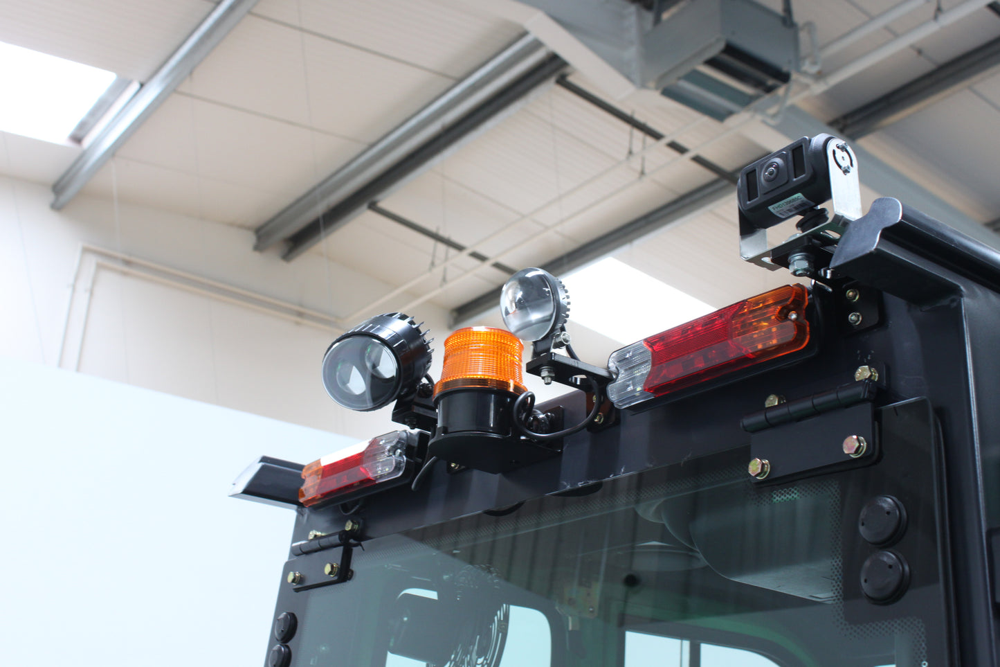 giraffe FD25 Premium Plus Advanced Pedestrian Safety | Full Cab Diesel Counterbalance | 4-Wheel Forklift
