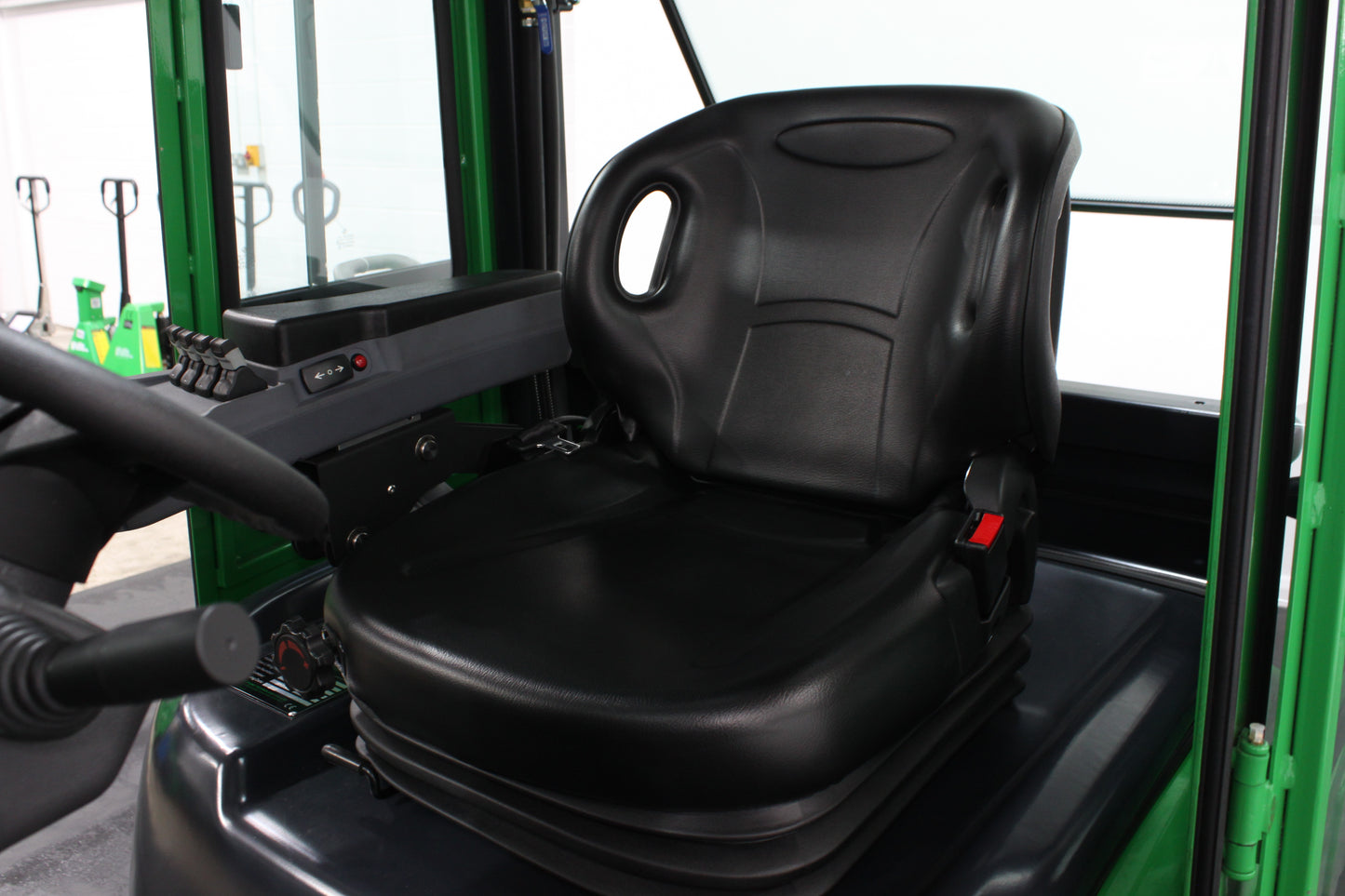 giraffe FD25 Premium Plus Advanced Pedestrian Safety | Full Cab Diesel Counterbalance | 4-Wheel Forklift