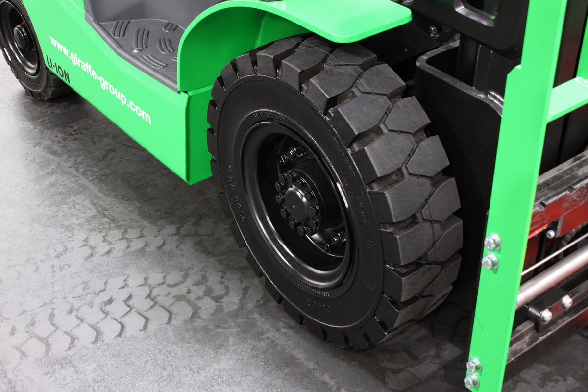 giraffe GBL25 2.5T Lithium Electric 4-Wheel Forklift | Fast Charging, Zero Emissions