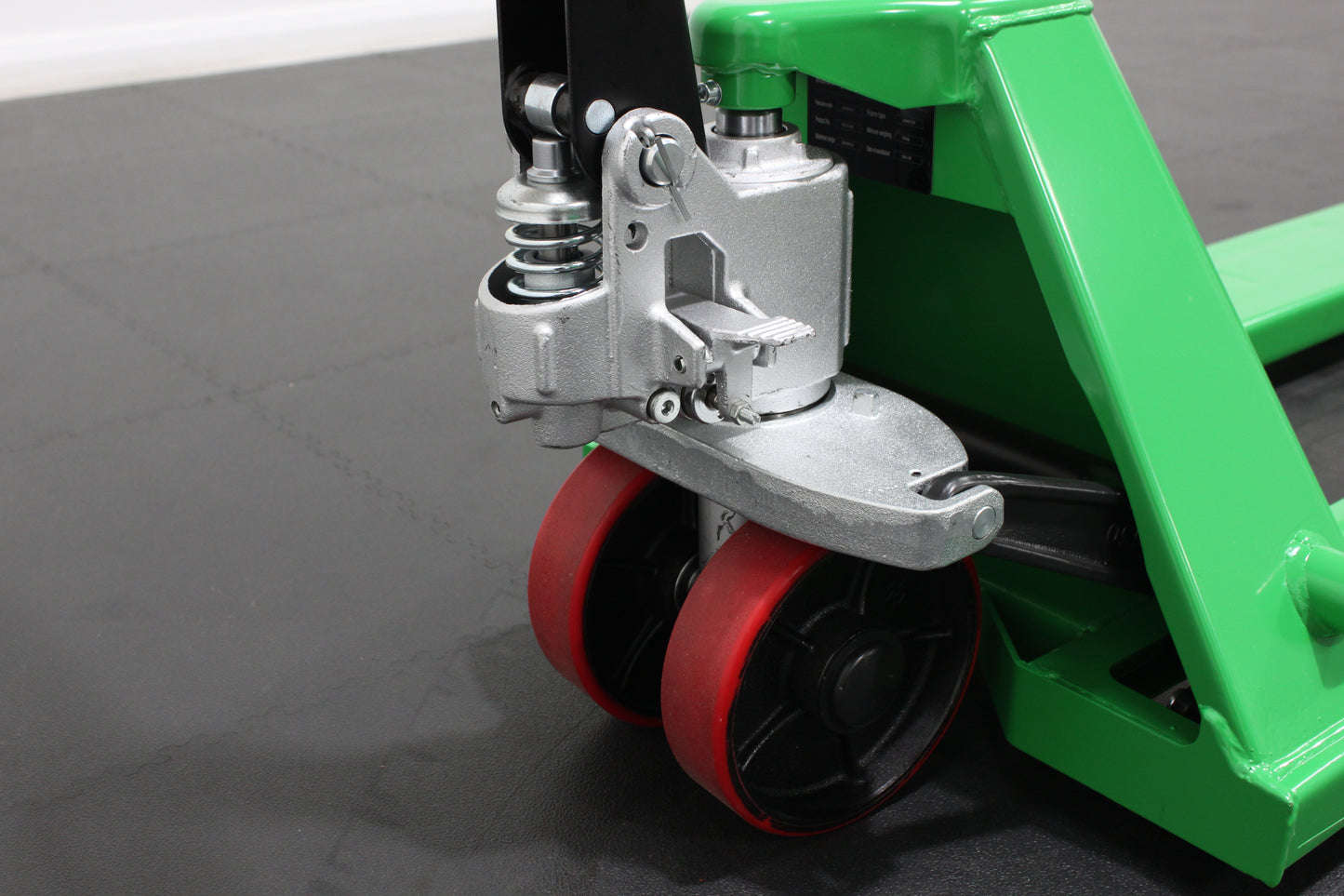 giraffe 2.5T Euro Spec 550x1150mm Manual Pallet Truck | Heavy Duty, Low Profile