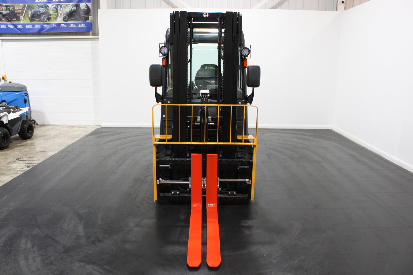 giraffe FD30 Premium  | Full Cab Diesel Counterbalance  | 4-Wheel Forklift