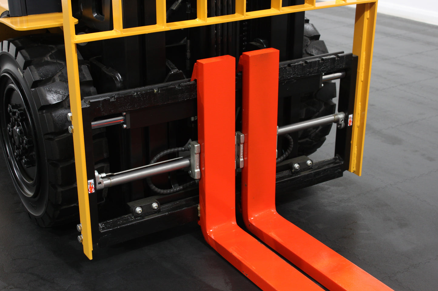 giraffe FD30 Premium  | Full Cab Diesel Counterbalance  | 4-Wheel Forklift
