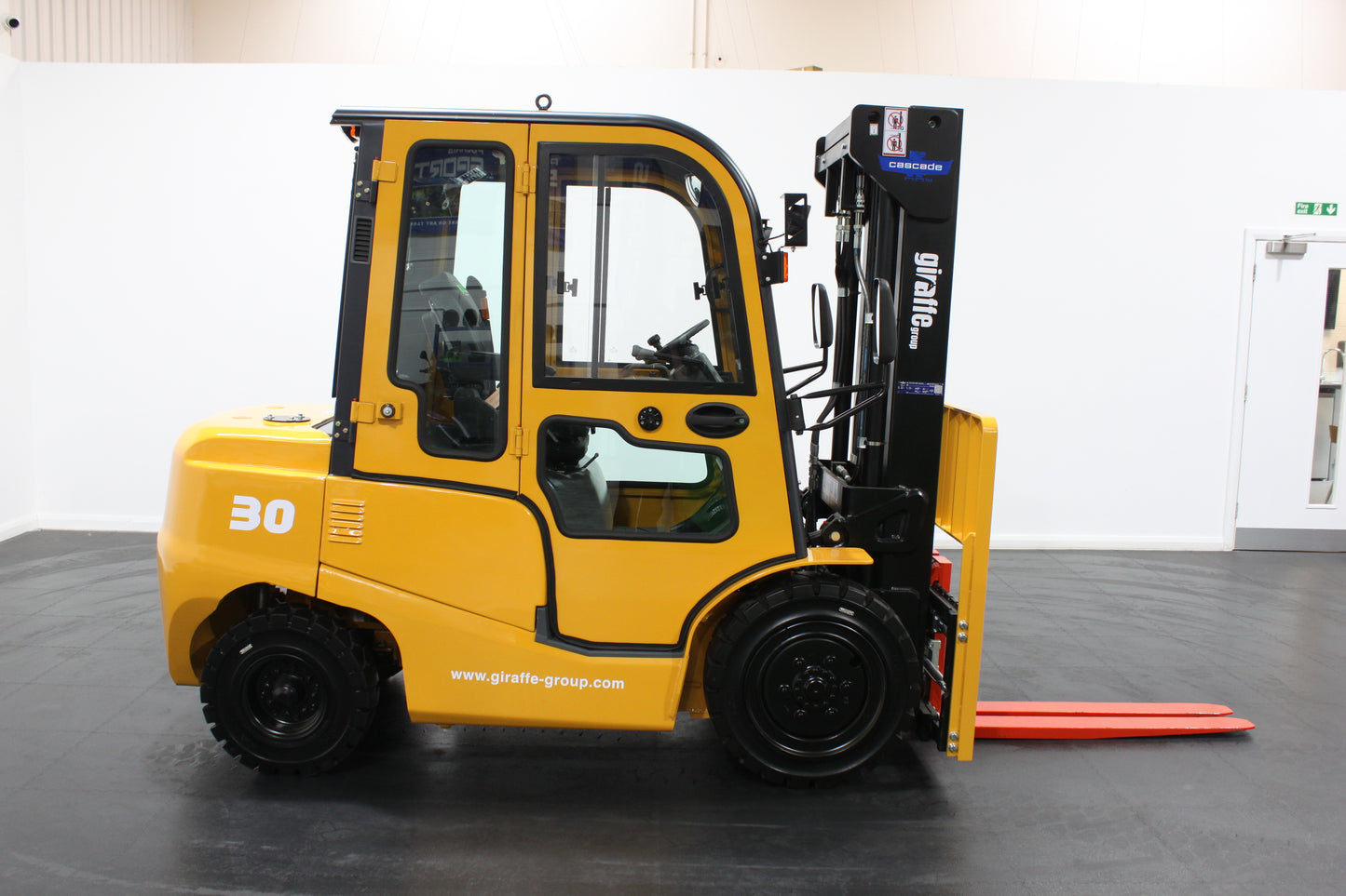 giraffe FD30 Premium  | Full Cab Diesel Counterbalance  | 4-Wheel Forklift