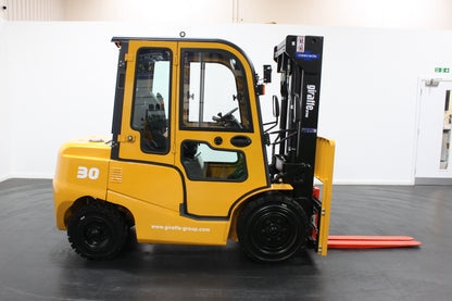 giraffe FD30 Premium  | Full Cab Diesel Counterbalance  | 4-Wheel Forklift