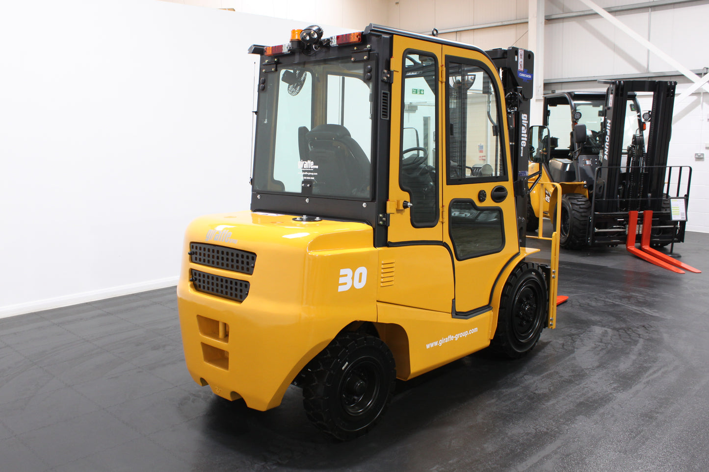 giraffe FD30 Premium  | Full Cab Diesel Counterbalance  | 4-Wheel Forklift