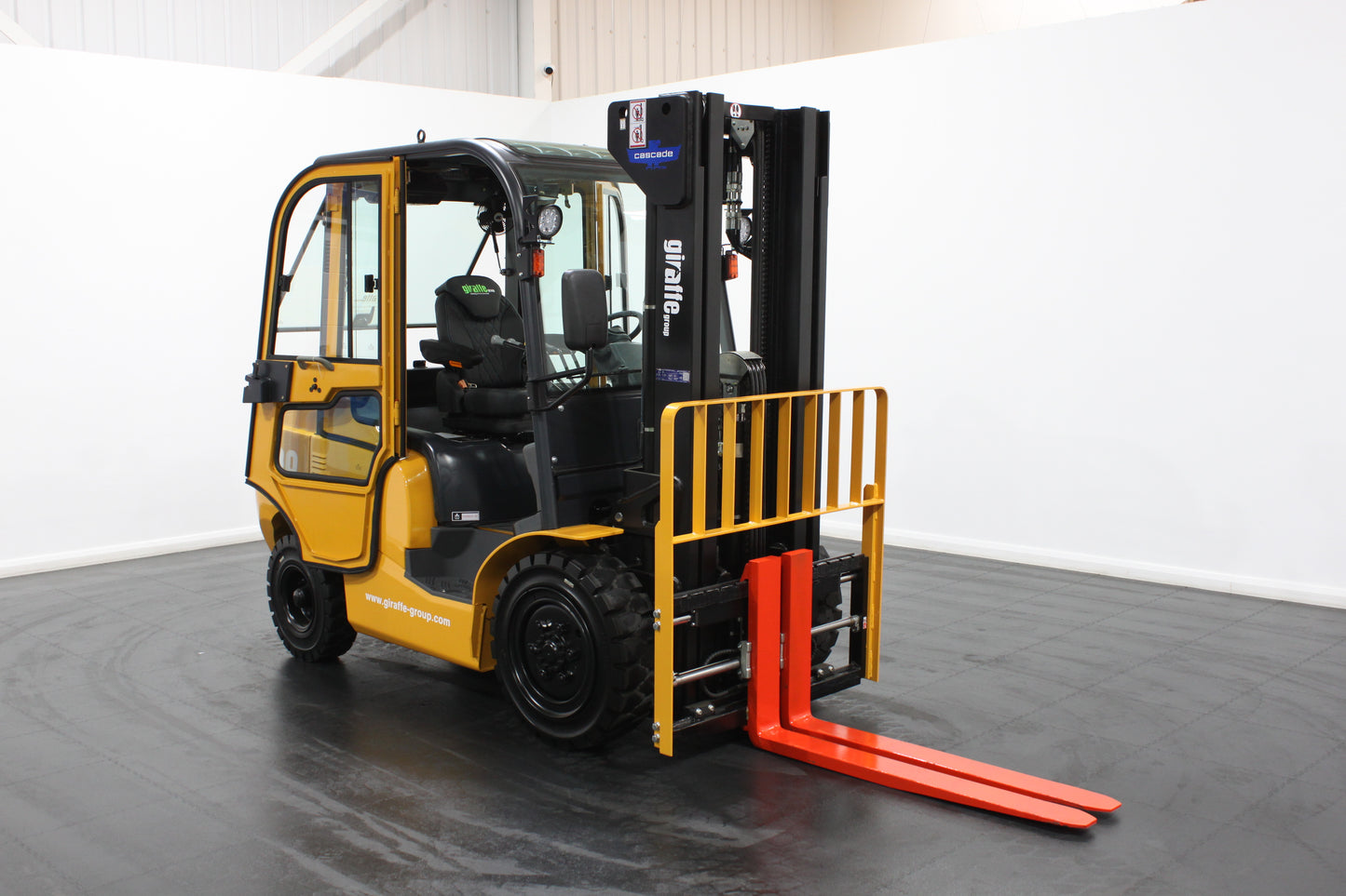 giraffe FD30 Premium  | Full Cab Diesel Counterbalance  | 4-Wheel Forklift
