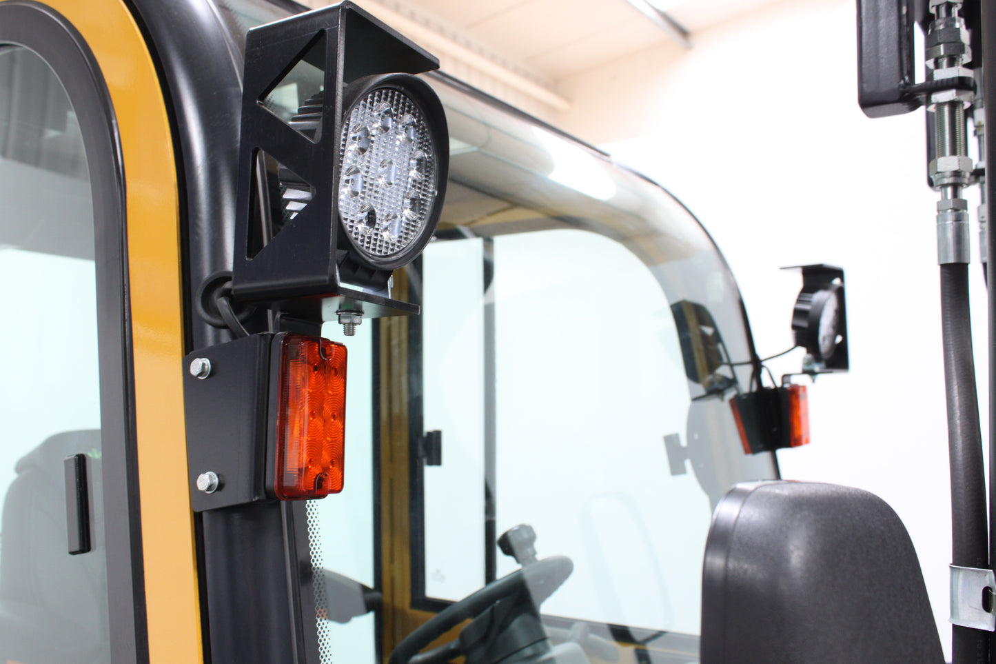 giraffe FD25 Premium  | Full Cab Diesel Counterbalance  | 4-Wheel Forklift