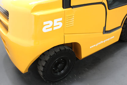 giraffe FD25 Premium  | Full Cab Diesel Counterbalance  | 4-Wheel Forklift