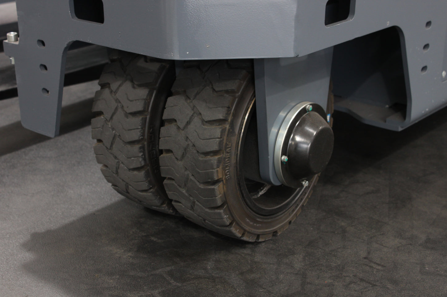 MiMA MQC40 - Multidirectional Full Cab (2025)