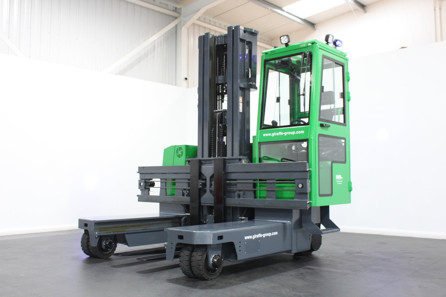 MiMA MQC40 - Multidirectional Full Cab (2025)
