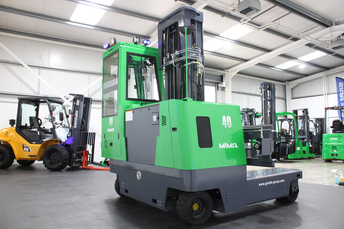 MiMA MQC40 - Multidirectional Full Cab (2025)