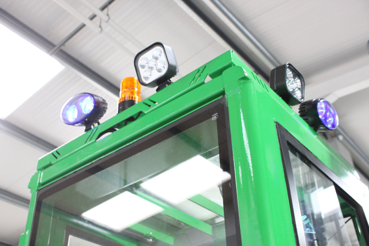 MiMA MQC40 - Multidirectional Full Cab (2025)