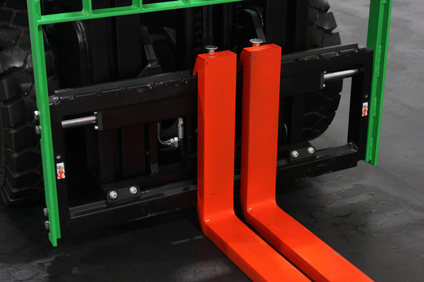 giraffe GBL25 2.5T Lithium Electric 4-Wheel Forklift | Fast Charging, Zero Emissions