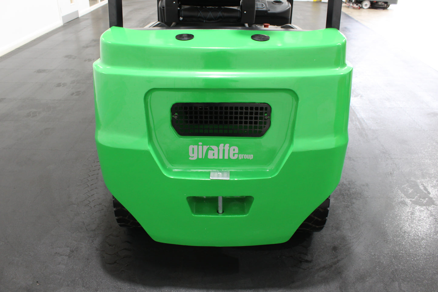 giraffe GBL25 2.5T Lithium Electric 4-Wheel Forklift | Fast Charging, Zero Emissions