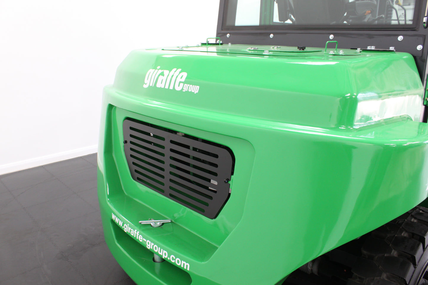 giraffe GBL70 | Full Cab Lithium Electric Counterbalance  | 4-Wheel Forklift