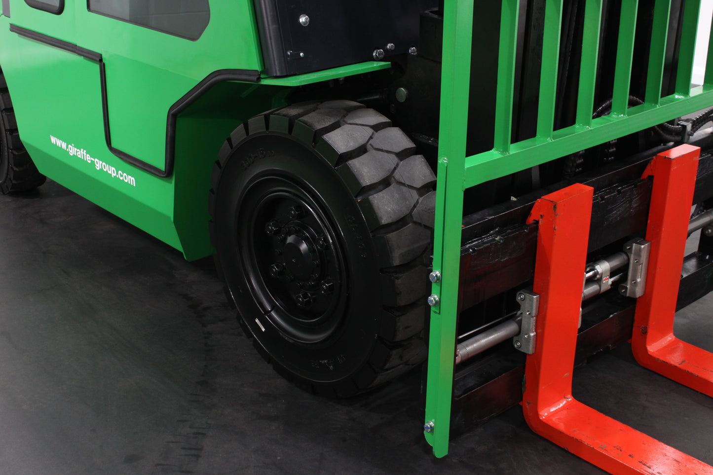 giraffe FD50 Premium| Full Cab Diesel Counterbalance | 4-Wheel Forklift