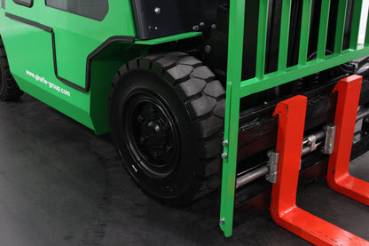 giraffe FD50 Premium| Full Cab Diesel Counterbalance | 4-Wheel Forklift
