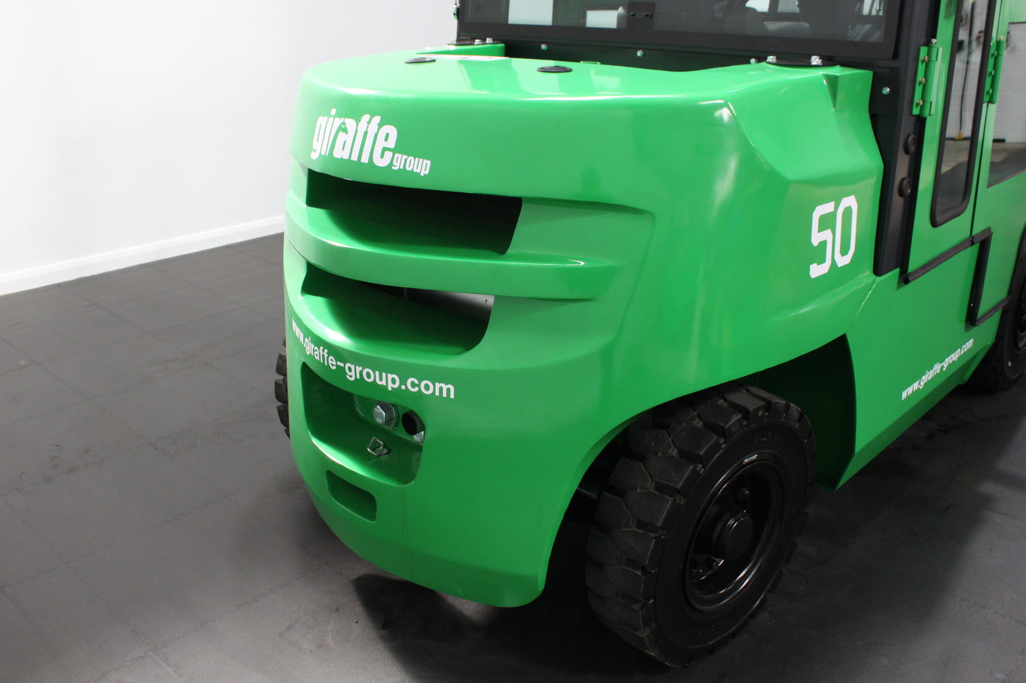 giraffe FD50 Premium| Full Cab Diesel Counterbalance | 4-Wheel Forklift