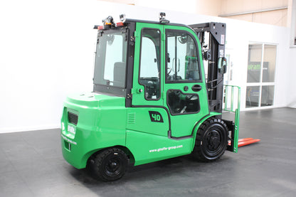 giraffe GBL40 Premium Plus Advanced Pedestrian Safety | Full Cab Lithium Electric Counterbalance  | 4-Wheel Forklift