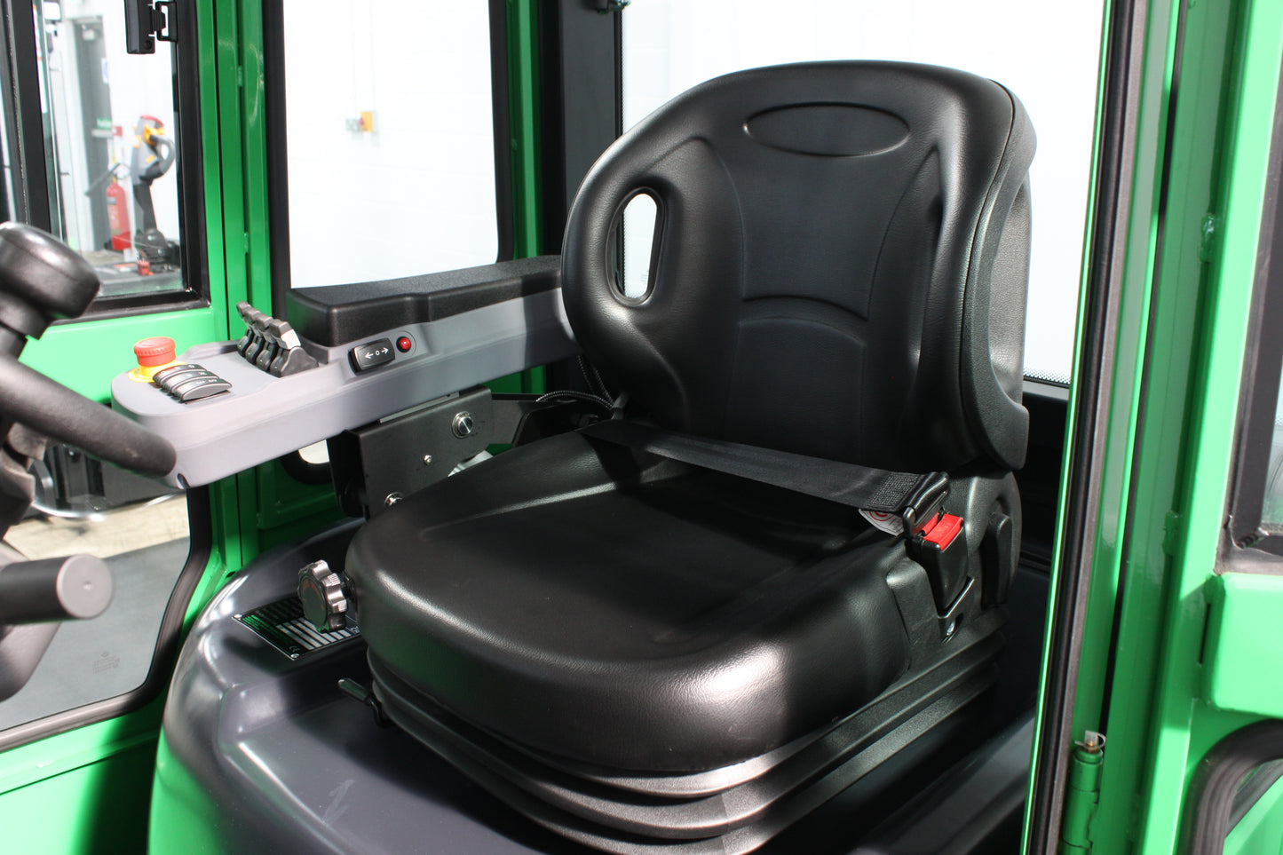 giraffe GBL40 Premium Plus Advanced Pedestrian Safety | Full Cab Lithium Electric Counterbalance  | 4-Wheel Forklift