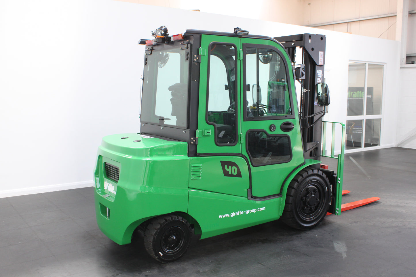 giraffe GBL40 Premium | Full Cab Lithium Electric Counterbalance  | 4-Wheel Forklift