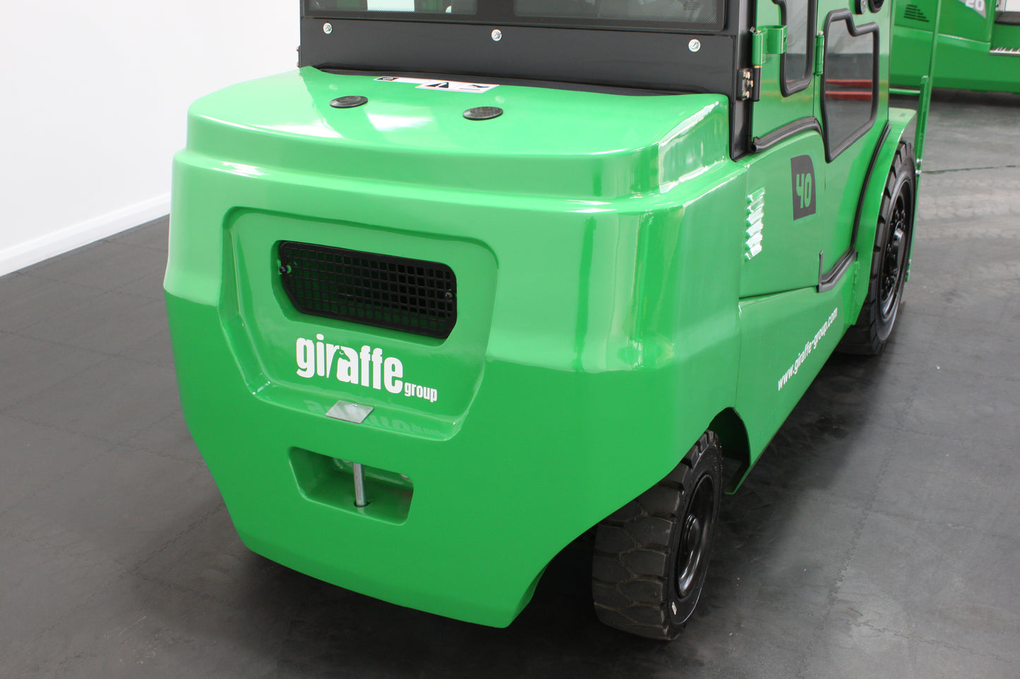giraffe GBL40 Premium | Full Cab Lithium Electric Counterbalance  | 4-Wheel Forklift