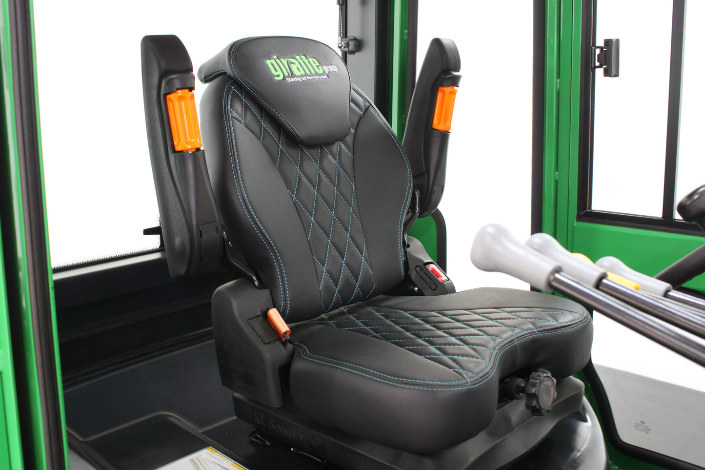 giraffe GBL40 Premium | Full Cab Lithium Electric Counterbalance  | 4-Wheel Forklift
