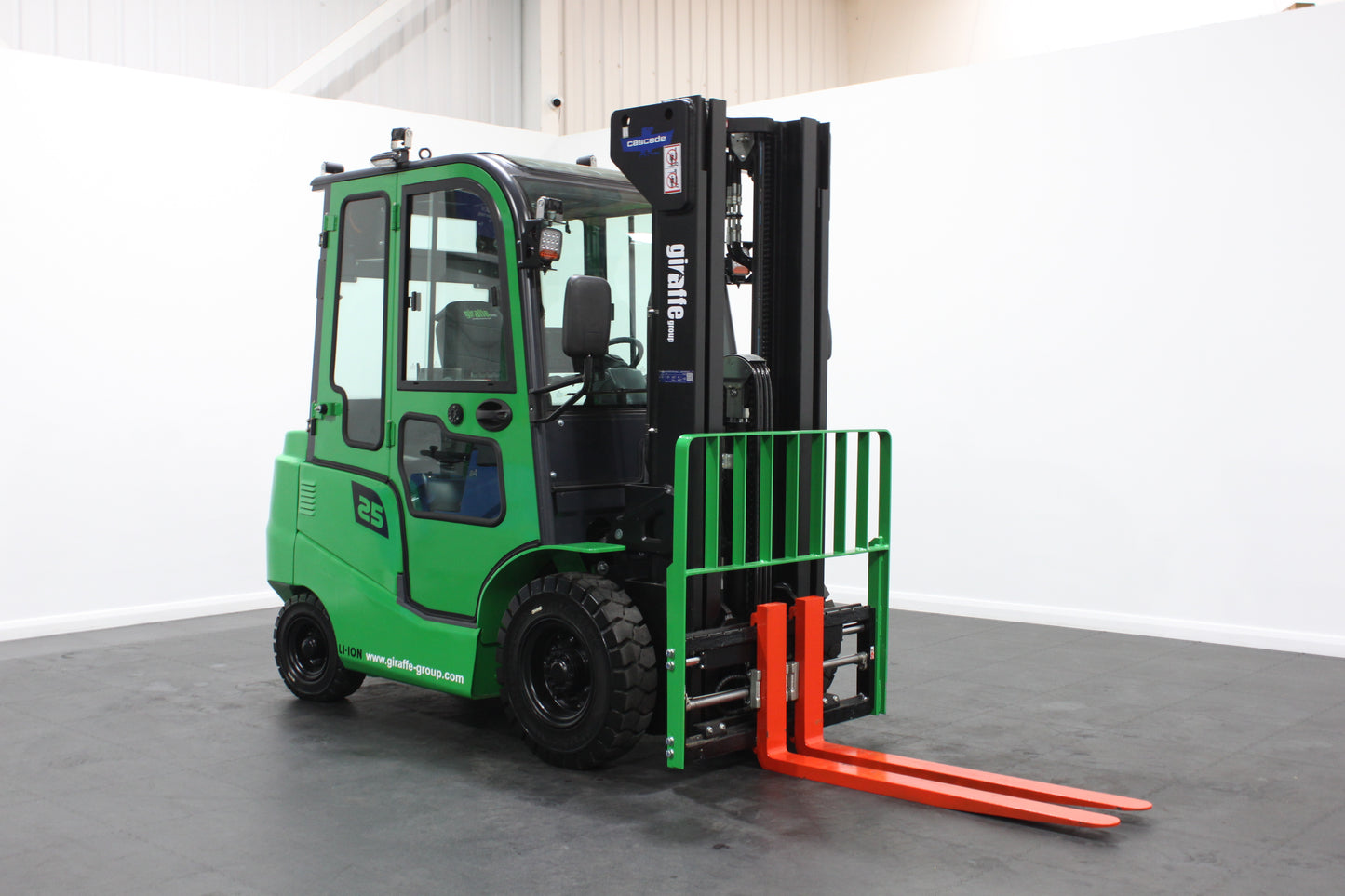 giraffe GBL25 Premium Plus ADV Safety | Full Cab Lithium Electric Counterbalance | 4-Wheel Forklift