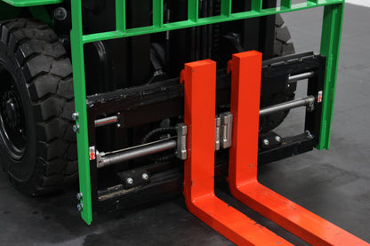 giraffe GBL25 Premium Plus ADV Safety | Full Cab Lithium Electric Counterbalance | 4-Wheel Forklift