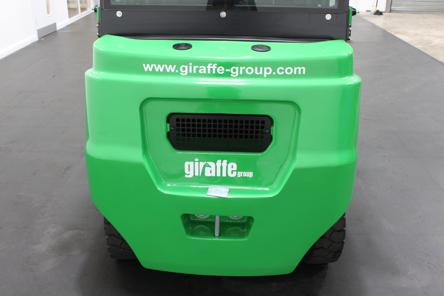 giraffe GBL25 Premium Plus ADV Safety | Full Cab Lithium Electric Counterbalance | 4-Wheel Forklift