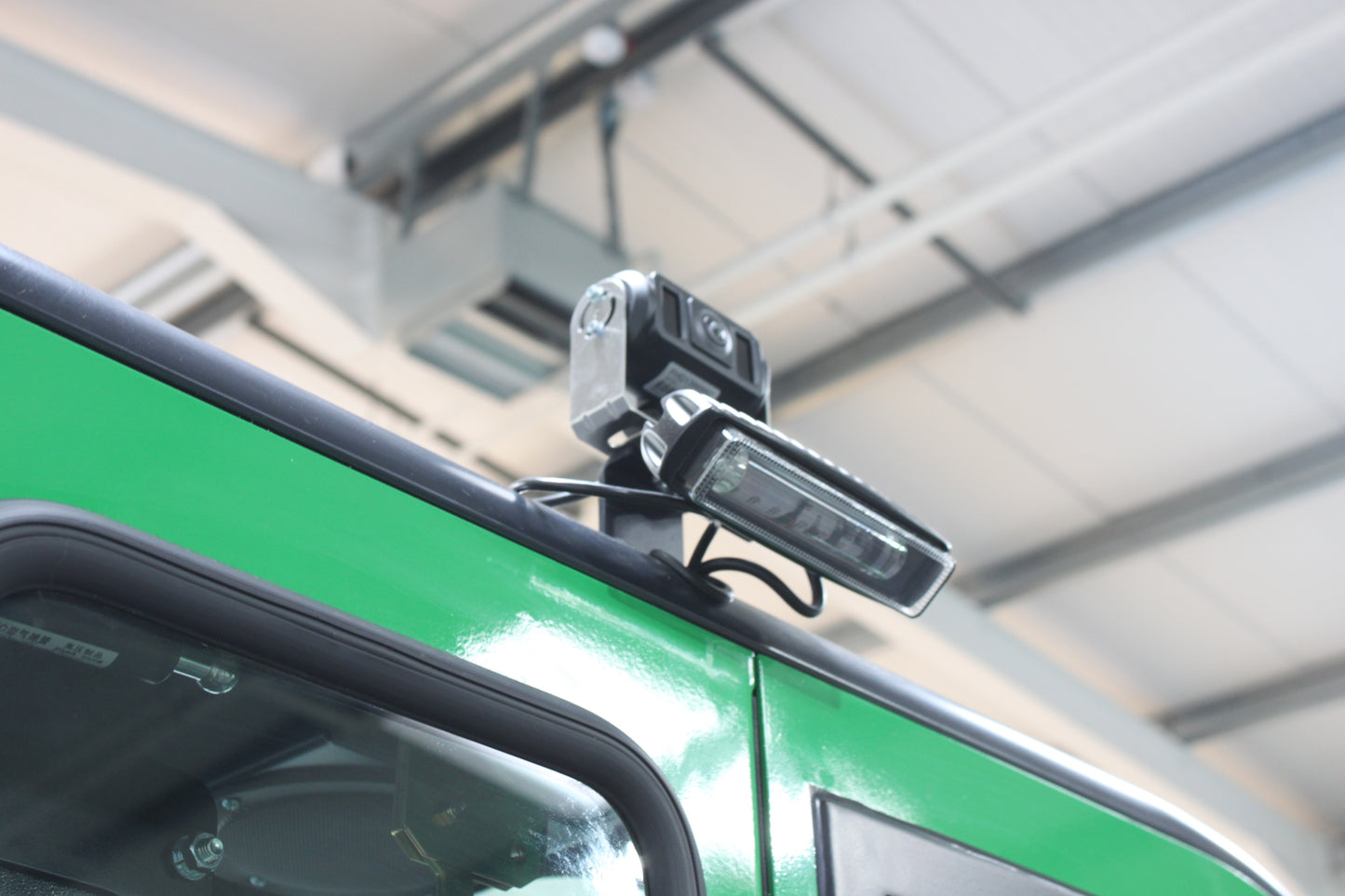 giraffe GBL25 Premium Plus ADV Safety | Full Cab Lithium Electric Counterbalance | 4-Wheel Forklift