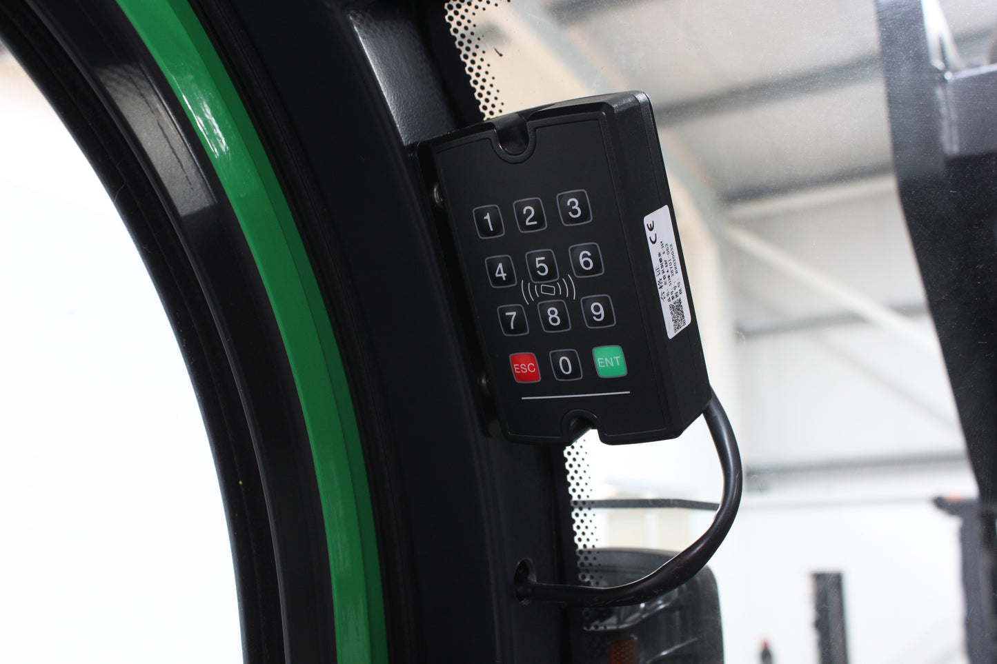 giraffe GBL25 Premium Plus ADV Safety | Full Cab Lithium Electric Counterbalance | 4-Wheel Forklift