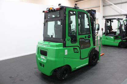 giraffe GBL25 Premium Plus ADV Safety | Full Cab Lithium Electric Counterbalance | 4-Wheel Forklift
