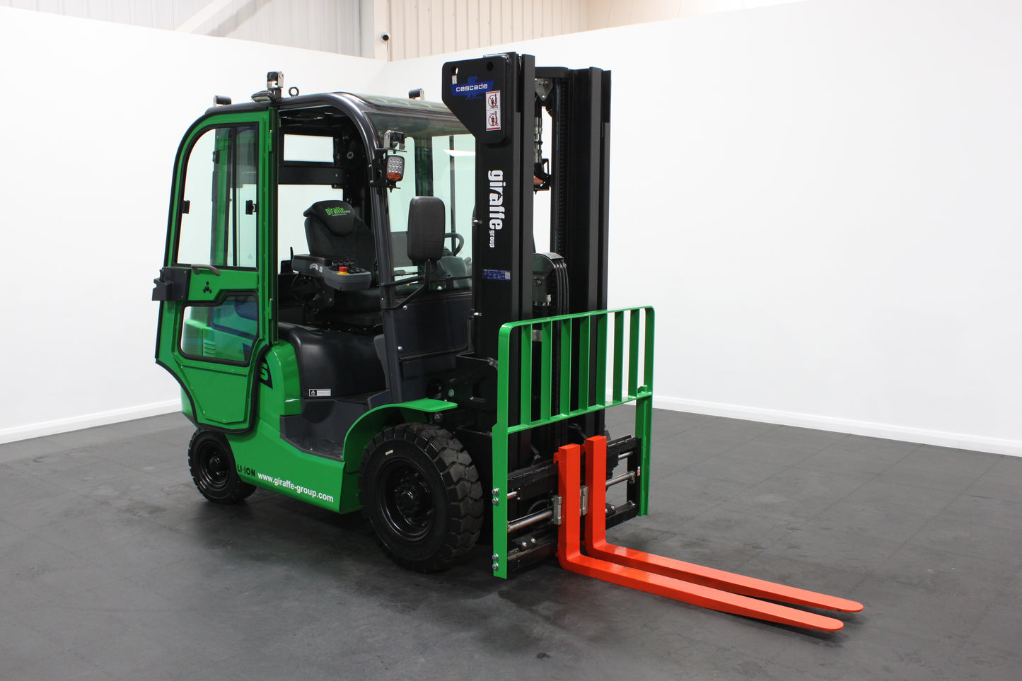 giraffe GBL25 Premium Plus ADV Safety | Full Cab Lithium Electric Counterbalance | 4-Wheel Forklift