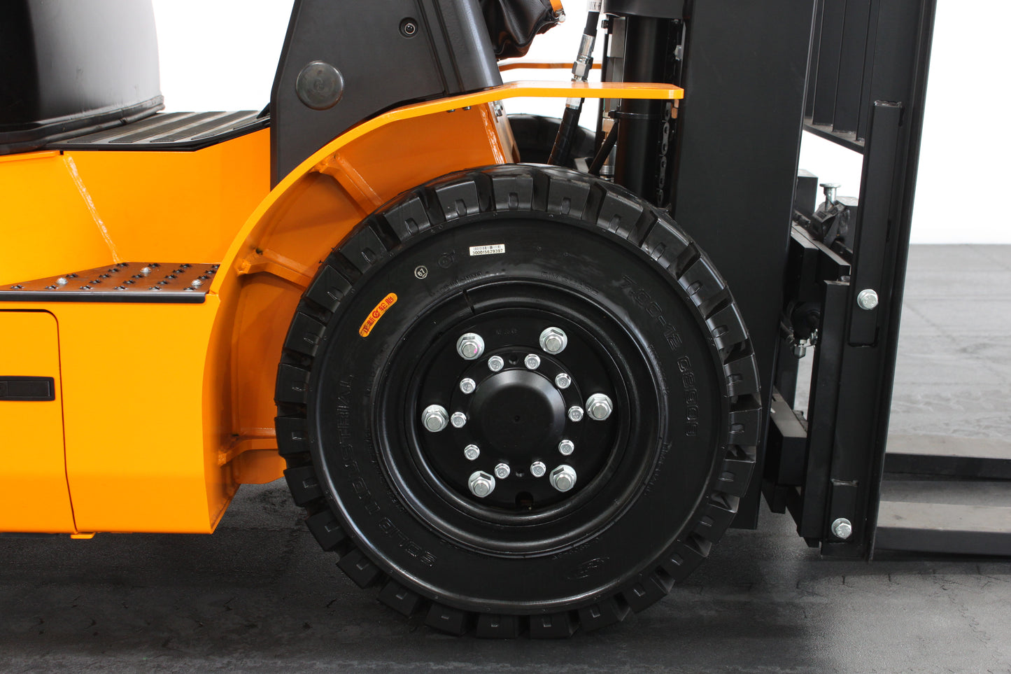 Hangcha XE425T 2.5T | Semi Cab Lithium Counterbalance | 4-Wheel Forklift