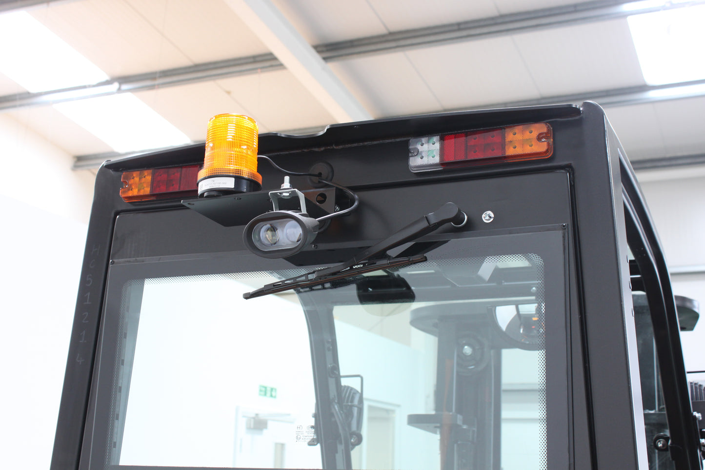 Hangcha XE425T 2.5T | Semi Cab Lithium Counterbalance | 4-Wheel Forklift