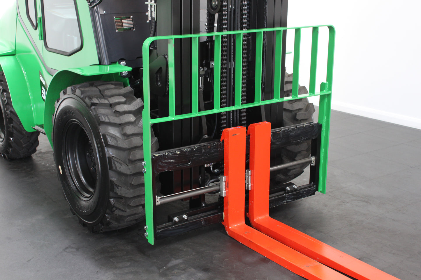 giraffe CPCD35-4WD - Full cab - Rough terrain forklift