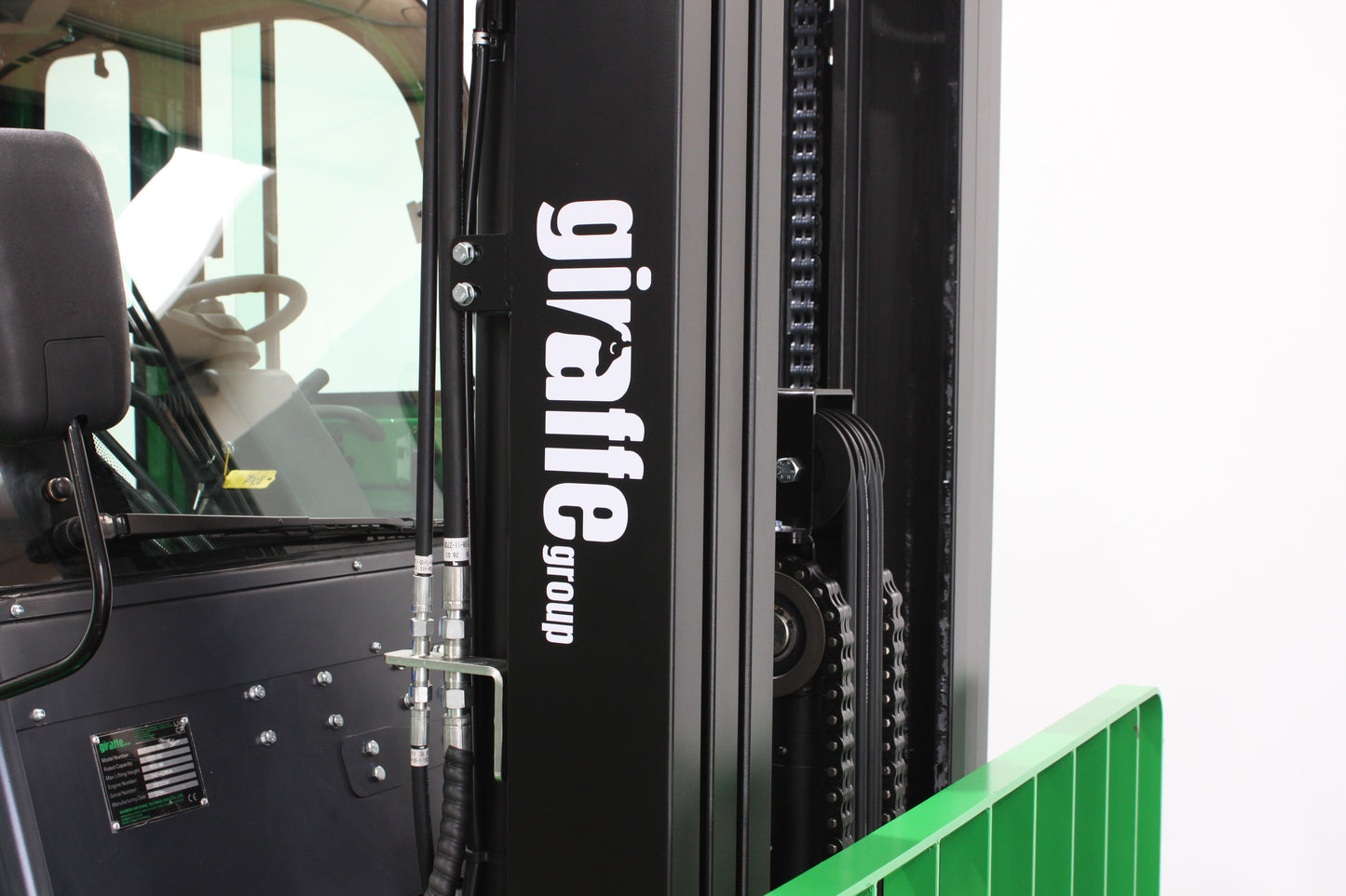 giraffe CPCD35-4WD - Full cab - Rough terrain forklift