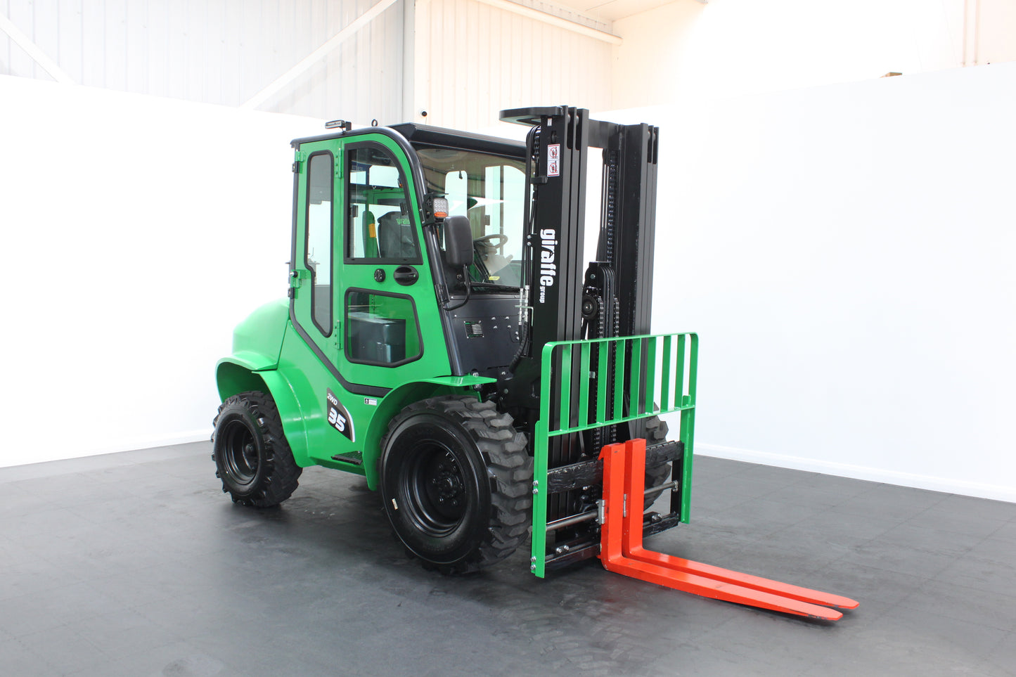 giraffe CPCD35-2WD - Full cab - Rough terrain forklift
